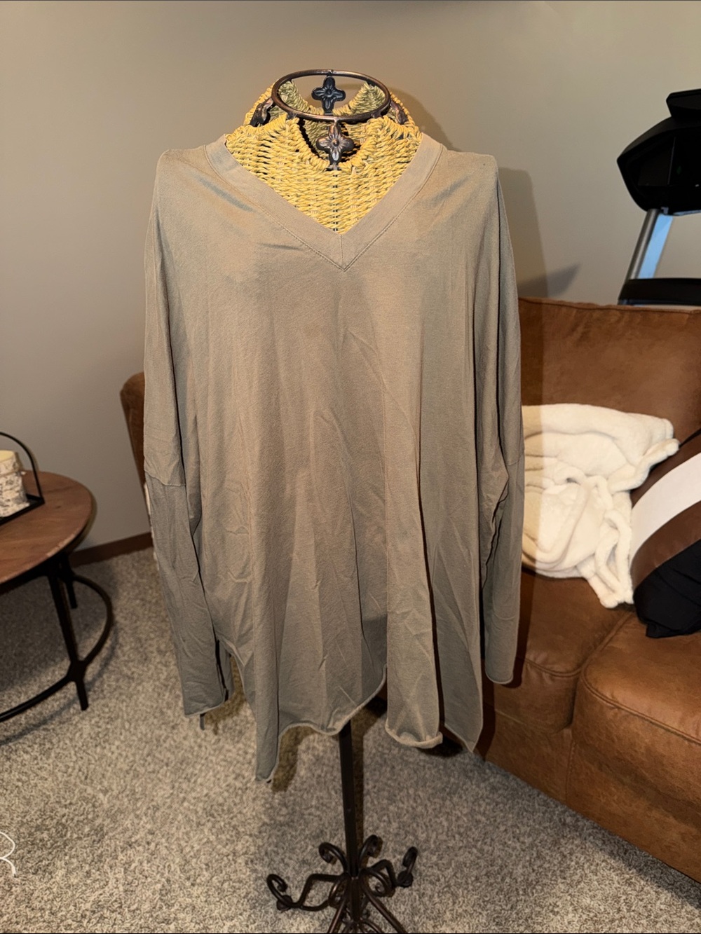 Everyday V-Neck Long Sleeve Tee — Taupe
